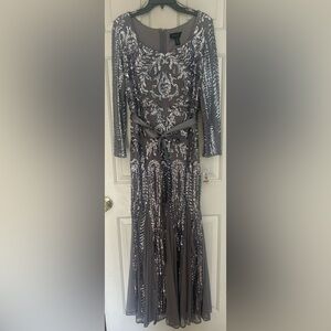 R&M Richards Beautiful Silver Sequin Maxi Gown. 14. NWT.